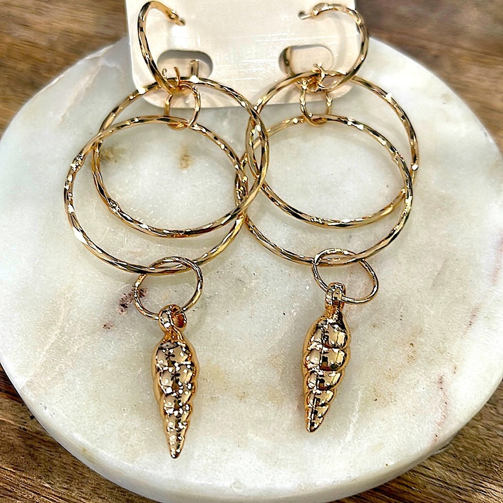 Gold shell hoop earrings